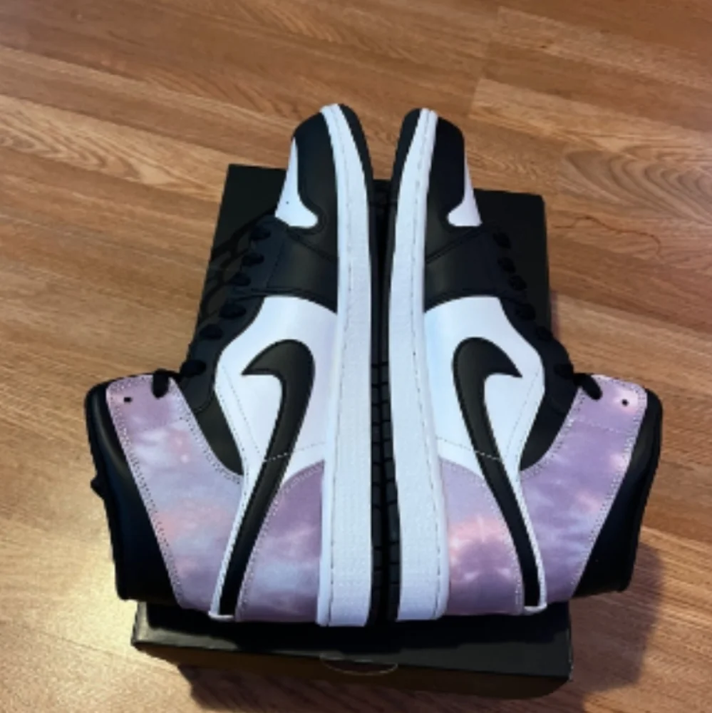 Jordan Sneakers - Picture 9 of 17